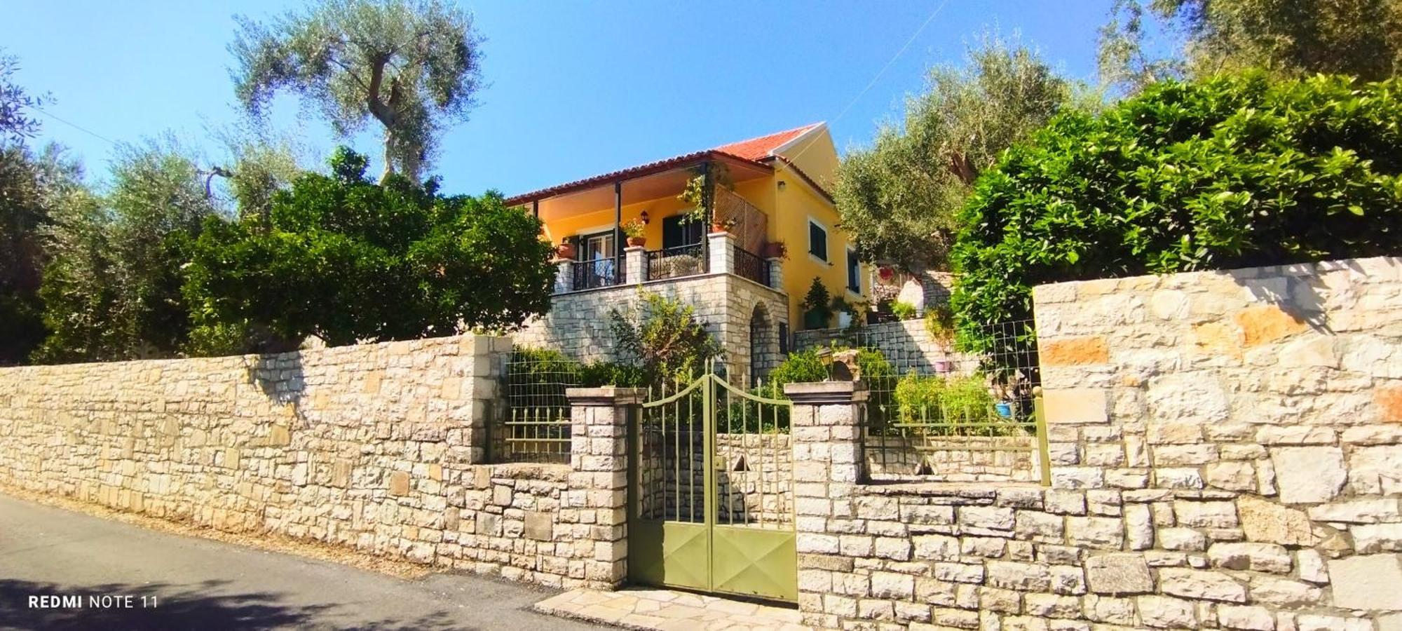 Villa Raxi Fountana Екстериор снимка